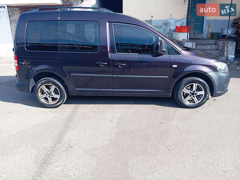 Минивэн Volkswagen Caddy 2011 в Чернигове