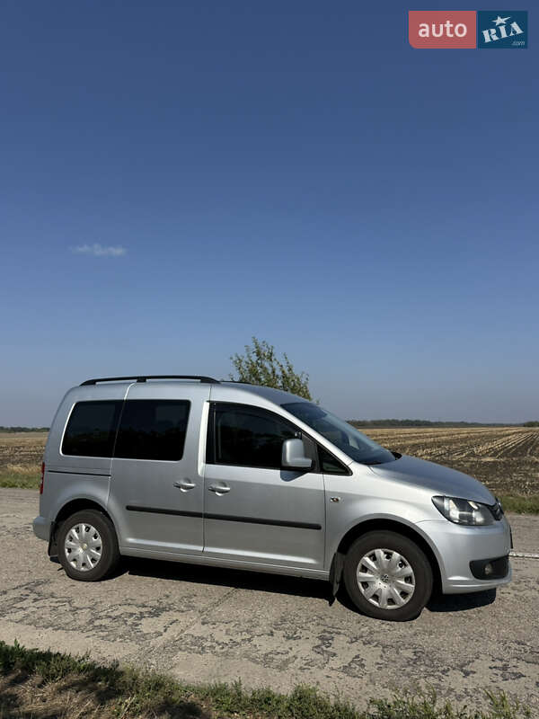 Минивэн Volkswagen Caddy 2015 в Кропивницком