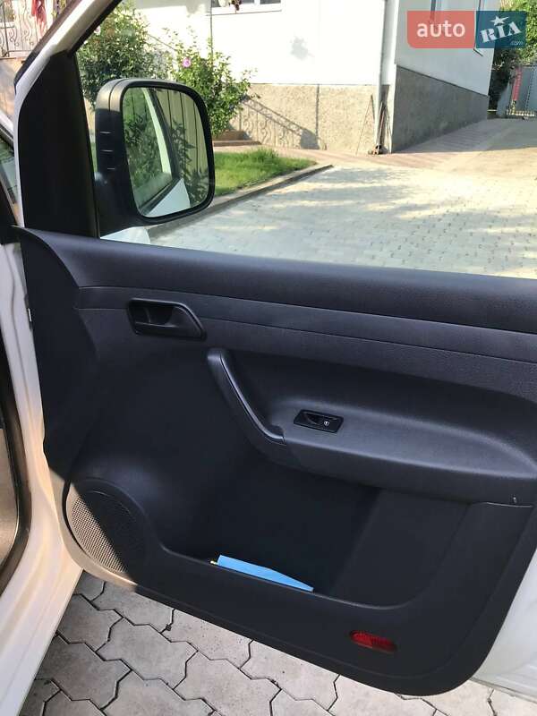 Минивэн Volkswagen Caddy 2013 в Ивано-Франковске