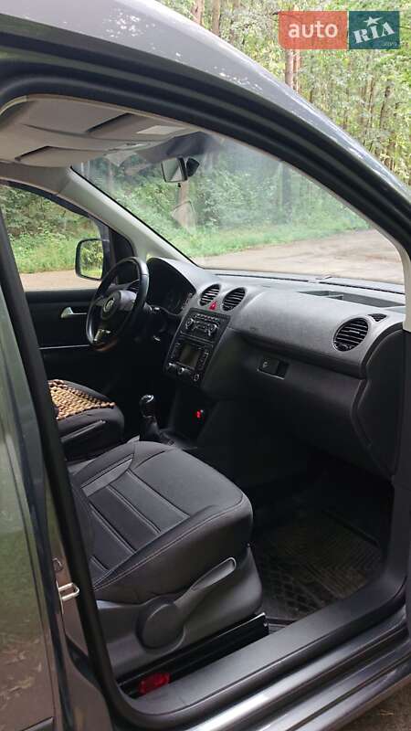 Минивэн Volkswagen Caddy 2015 в Сумах