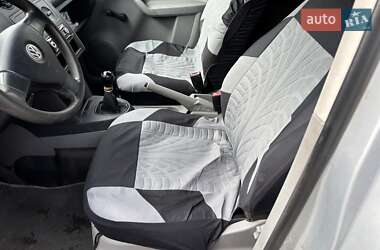 Вантажопасажирський фургон Volkswagen Caddy 2006 в 
