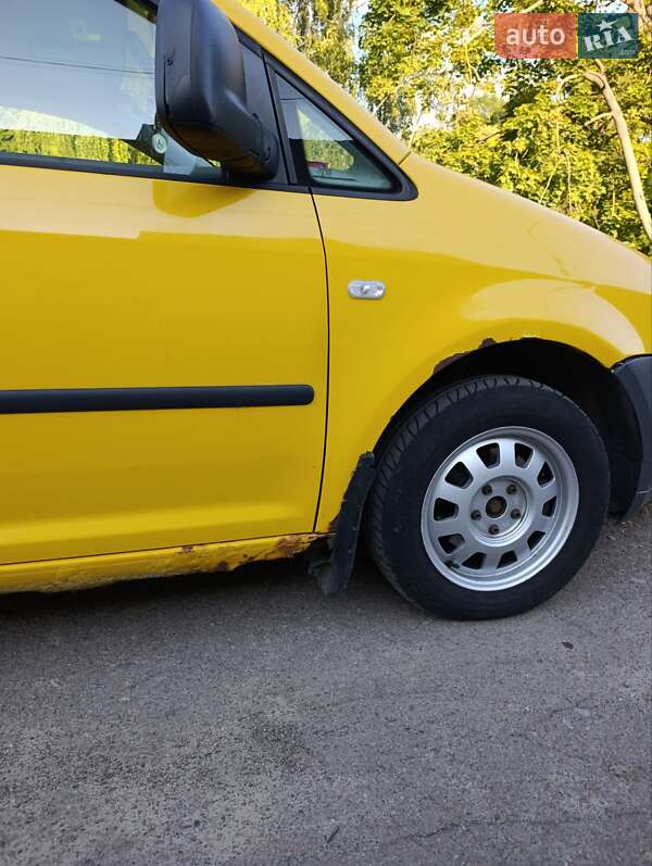 Минивэн Volkswagen Caddy 2006 в Вишневом