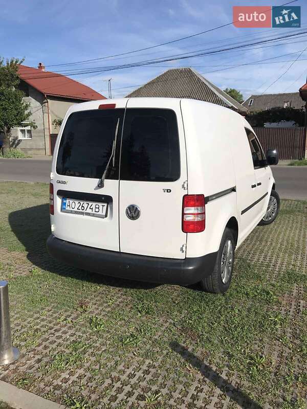 Грузовой фургон Volkswagen Caddy 2013 в Виноградове