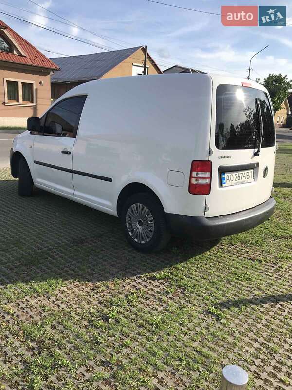 Грузовой фургон Volkswagen Caddy 2013 в Виноградове