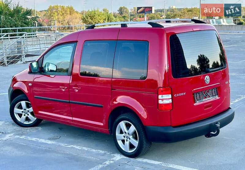 Мінівен Volkswagen Caddy 2014 в Києві