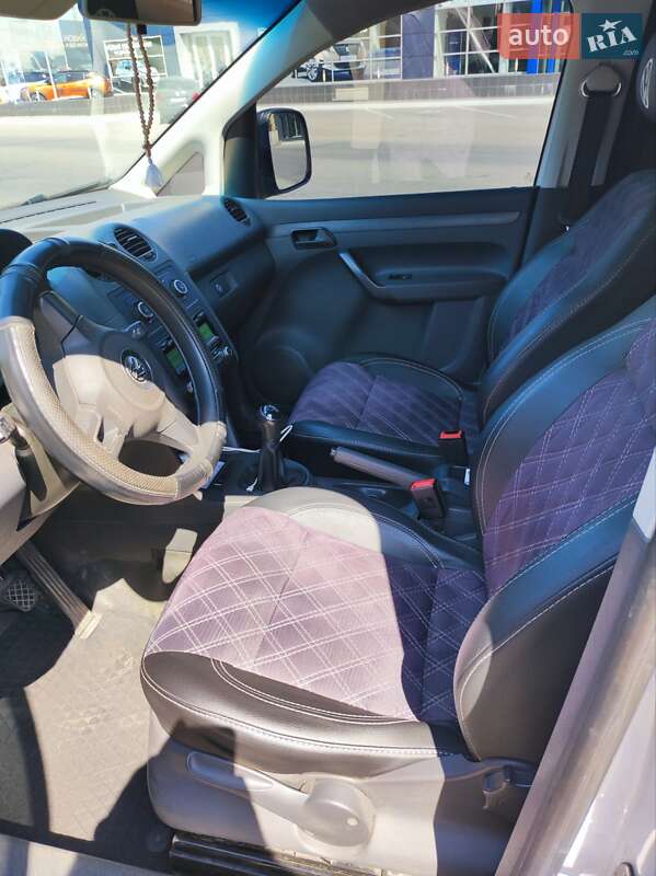 Минивэн Volkswagen Caddy 2014 в Одессе