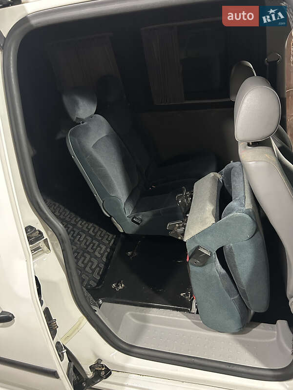 Мінівен Volkswagen Caddy 2005 в Черкасах