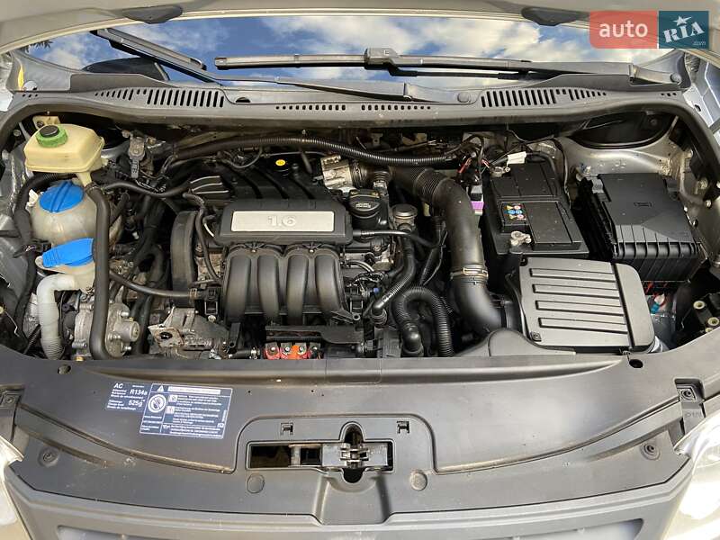 Минивэн Volkswagen Caddy 2008 в Киеве