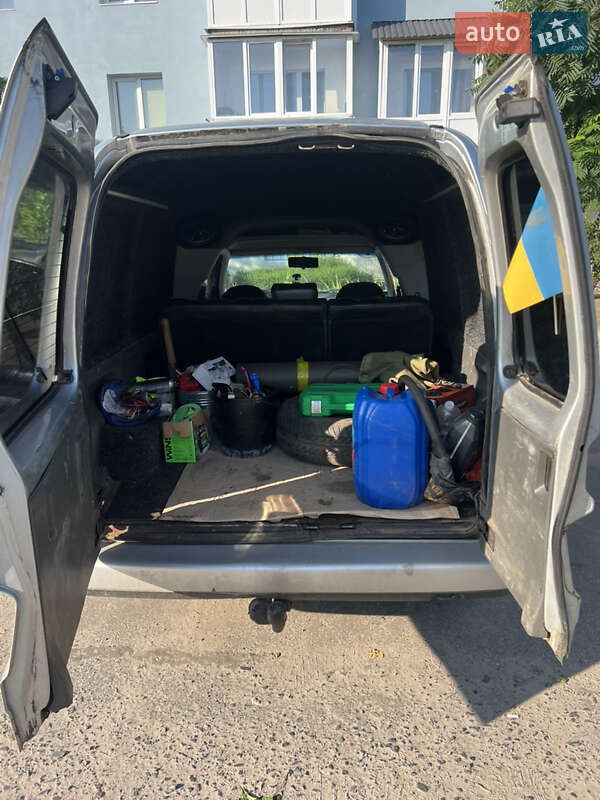 Грузовой фургон Volkswagen Caddy 2003 в Изюме