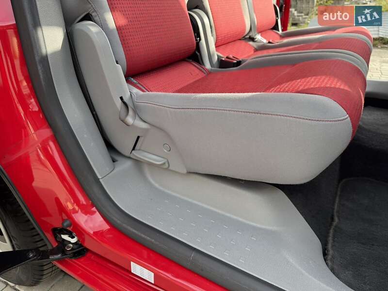 Мінівен Volkswagen Caddy 2009 в Хмельницькому