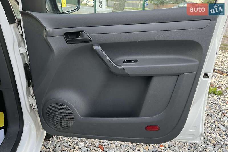 Мінівен Volkswagen Caddy 2011 в Коломиї