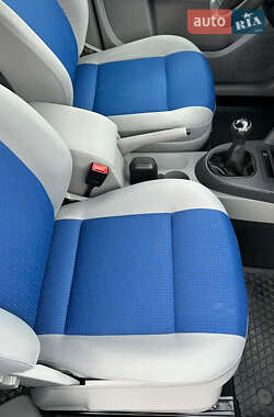 Минивэн Volkswagen Caddy 2009 в 