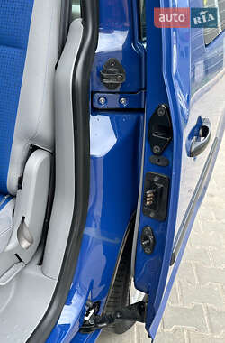 Минивэн Volkswagen Caddy 2009 в 