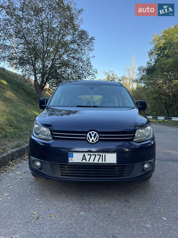 Минивэн Volkswagen Caddy 2012 в 