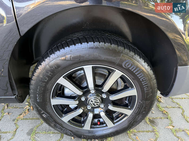 Минивэн Volkswagen Caddy 2005 в Черновцах