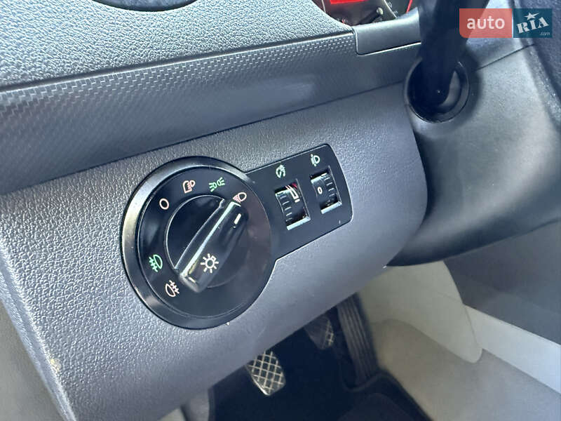 Минивэн Volkswagen Caddy 2005 в Черновцах