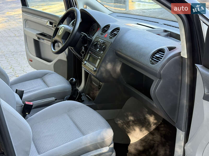 Минивэн Volkswagen Caddy 2005 в Черновцах