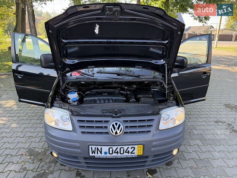 Минивэн Volkswagen Caddy 2005 в Черновцах