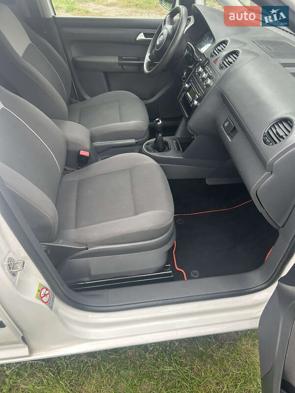 Мінівен Volkswagen Caddy 2011 в Нововолинську