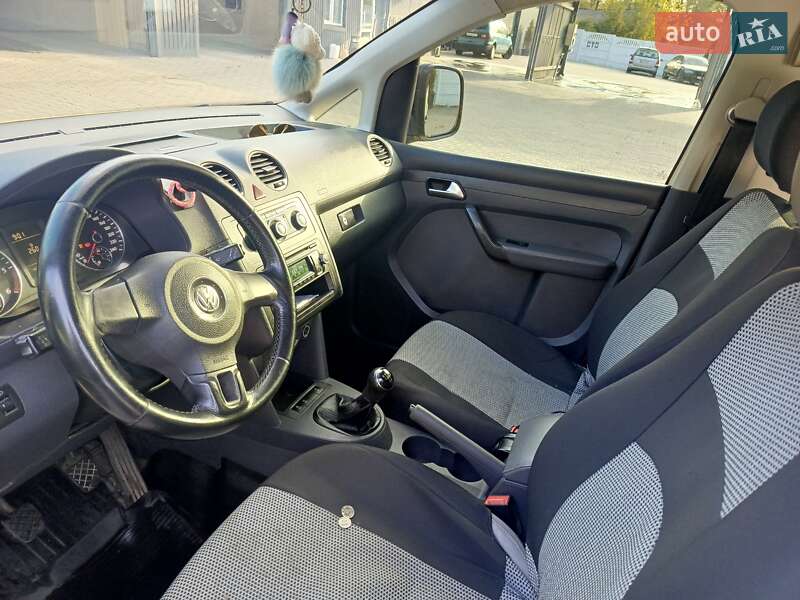 Минивэн Volkswagen Caddy 2015 в Хмельнике