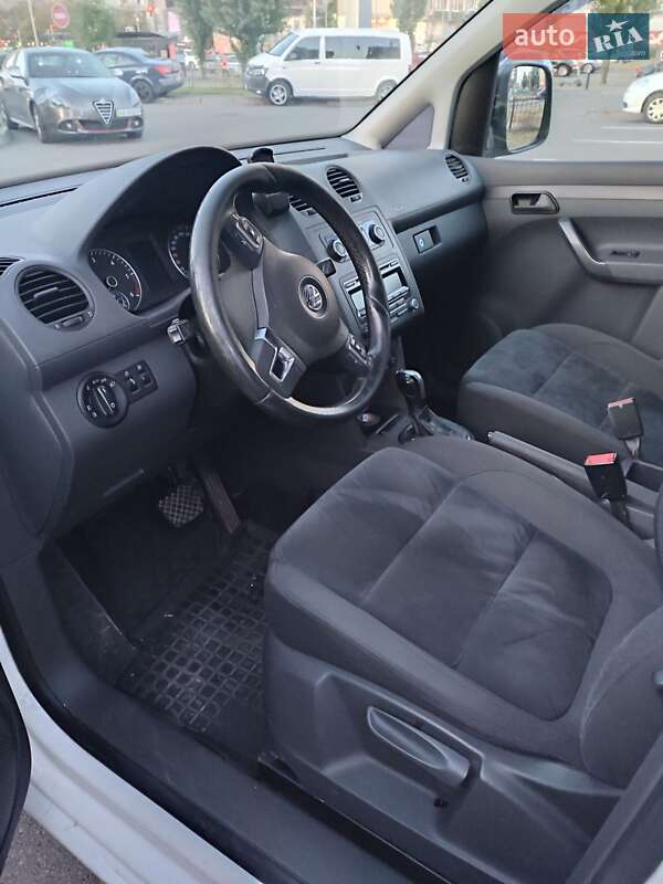 Мінівен Volkswagen Caddy 2011 в Києві