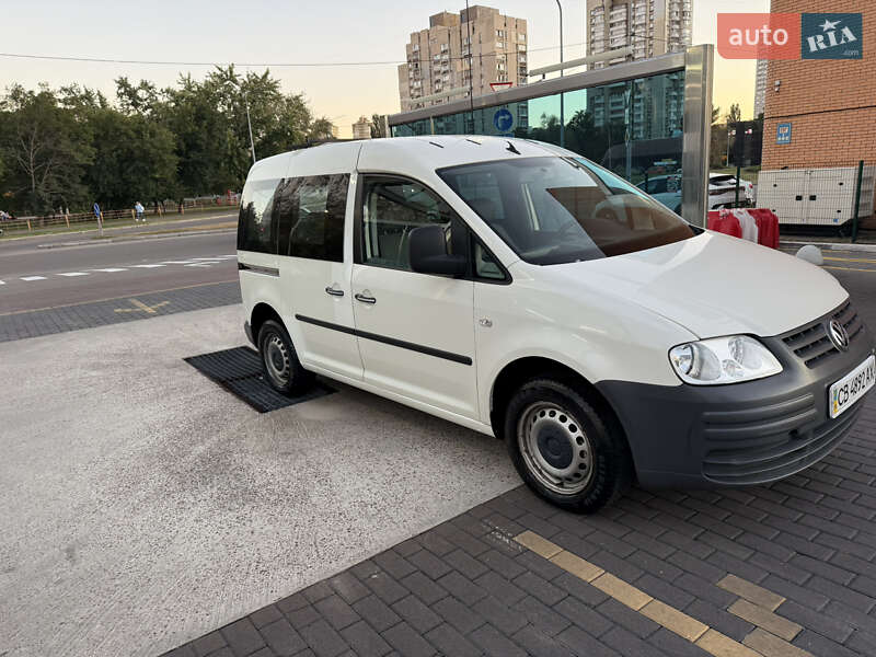 Вантажопасажирський фургон Volkswagen Caddy 2007 в Києві