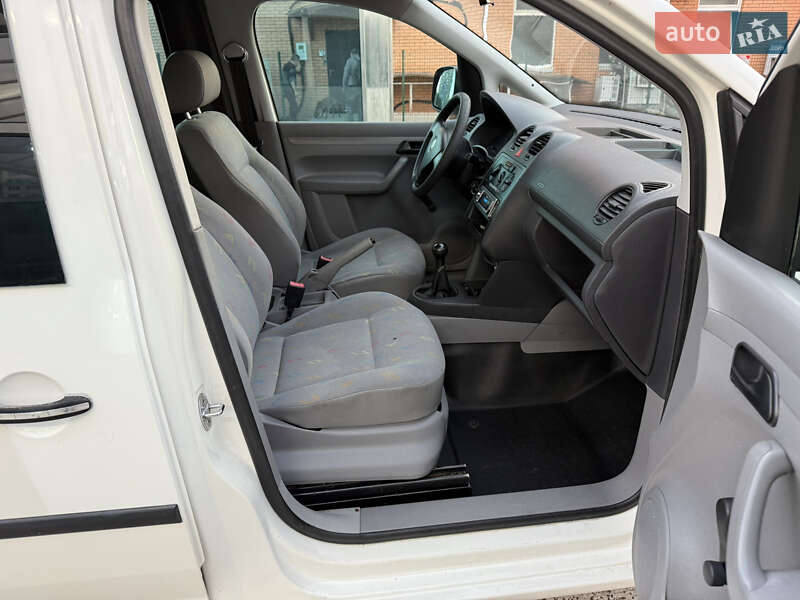 Вантажопасажирський фургон Volkswagen Caddy 2007 в Києві