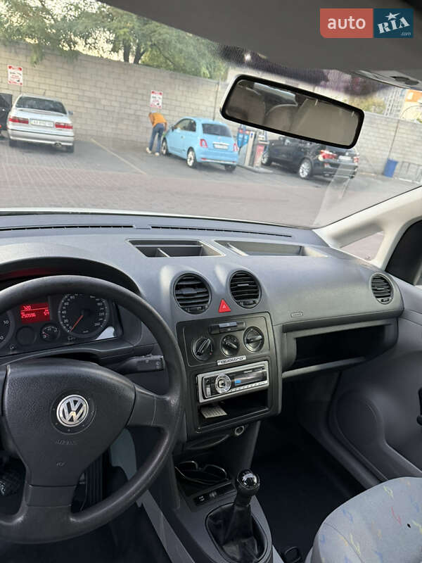 Вантажопасажирський фургон Volkswagen Caddy 2007 в Києві