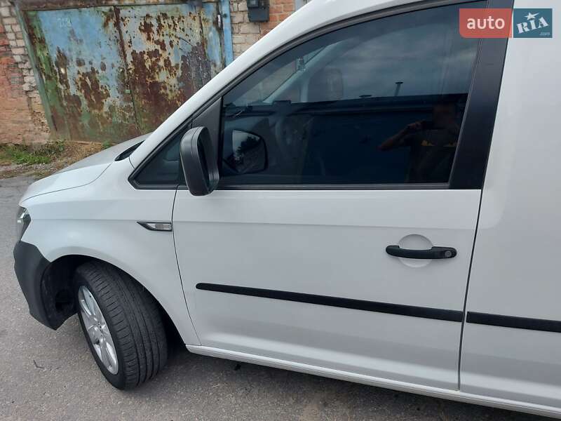 Грузовой фургон Volkswagen Caddy 2016 в Житомире
