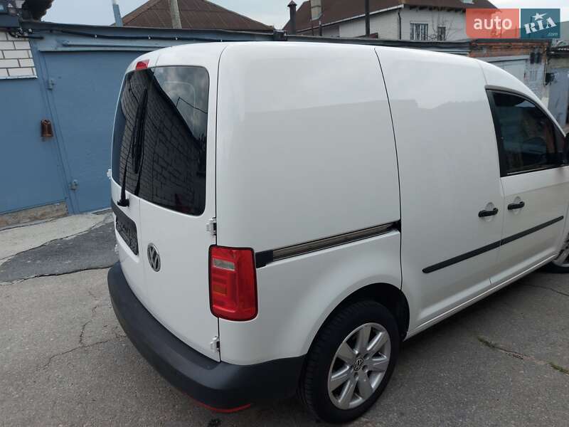 Грузовой фургон Volkswagen Caddy 2016 в Житомире