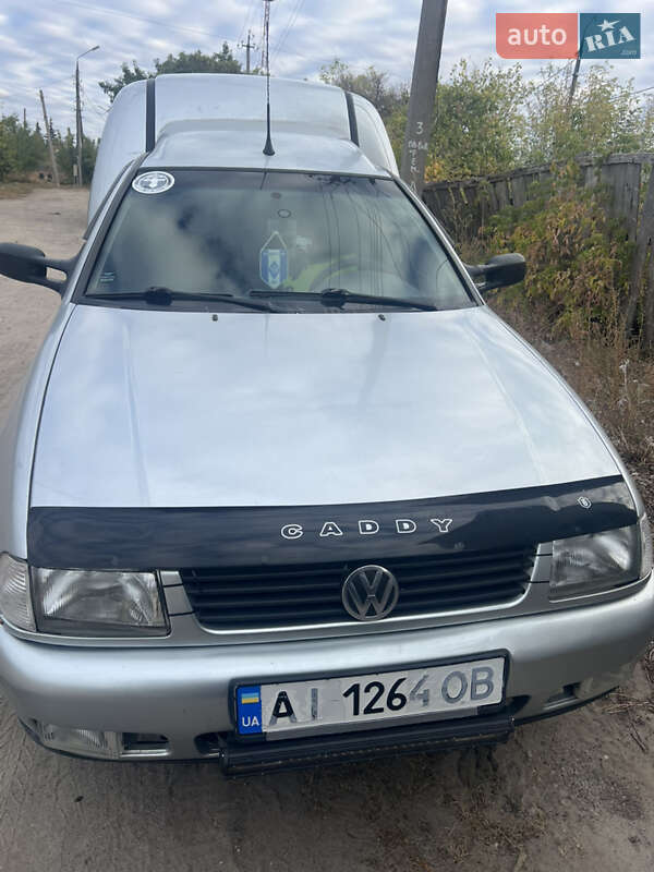 Грузовой фургон Volkswagen Caddy 2003 в 