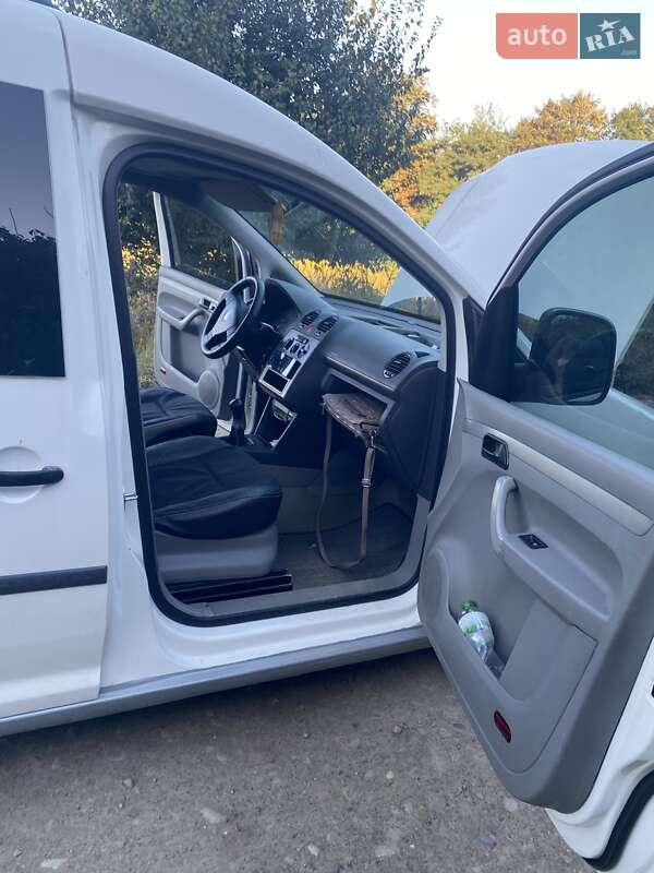 Минивэн Volkswagen Caddy 2006 в Вижнице
