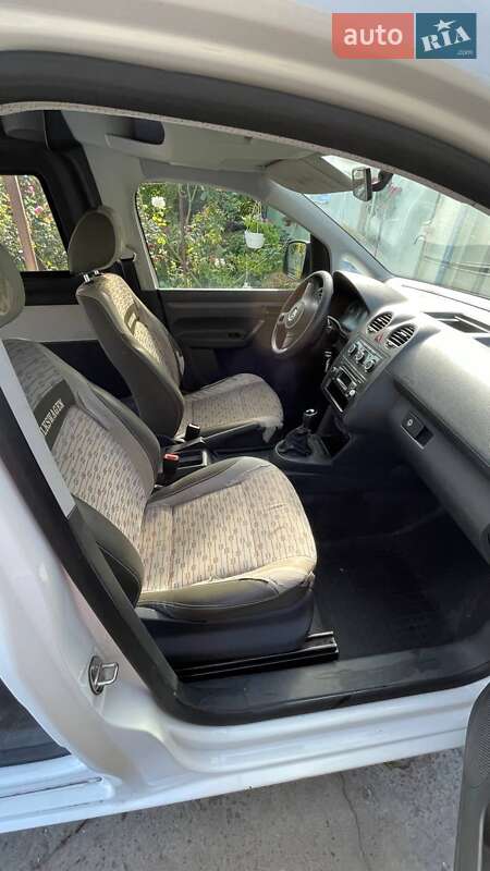 Минивэн Volkswagen Caddy 2015 в Ржищеве