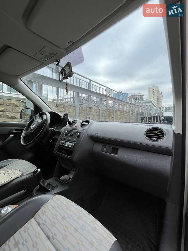 Минивэн Volkswagen Caddy 2013 в Киеве