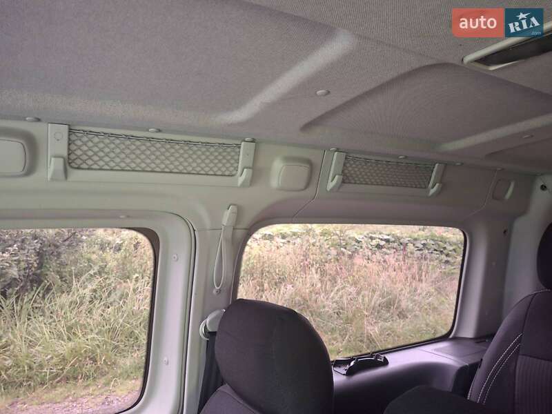 Минивэн Volkswagen Caddy 2013 в Ужгороде