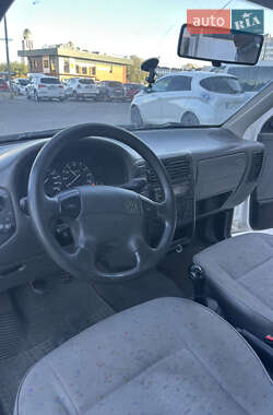 Пикап Volkswagen Caddy 2000 в 