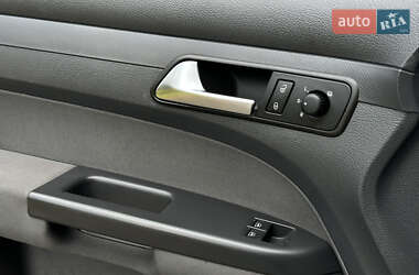 Минивэн Volkswagen Caddy 2012 в 