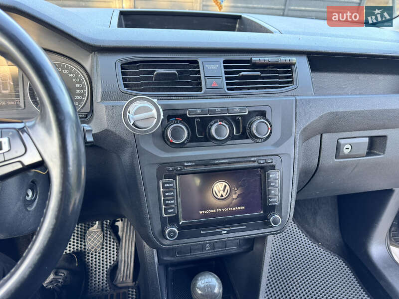 Грузопассажирский фургон Volkswagen Caddy 2015 в Кривом Роге