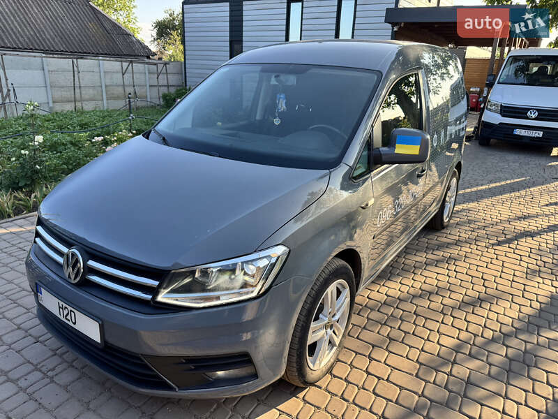 Грузопассажирский фургон Volkswagen Caddy 2015 в Кривом Роге