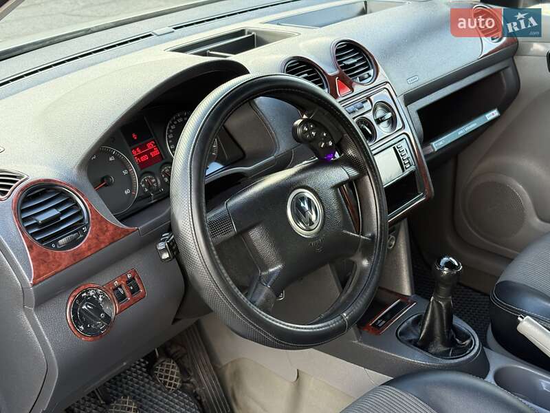 Минивэн Volkswagen Caddy 2004 в Николаеве