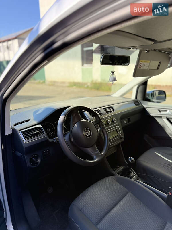 Минивэн Volkswagen Caddy 2017 в Черновцах