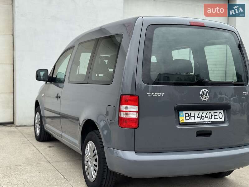 Минивэн Volkswagen Caddy 2011 в Сарнах