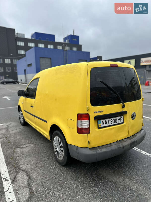 Вантажний фургон Volkswagen Caddy 2010 в Києві