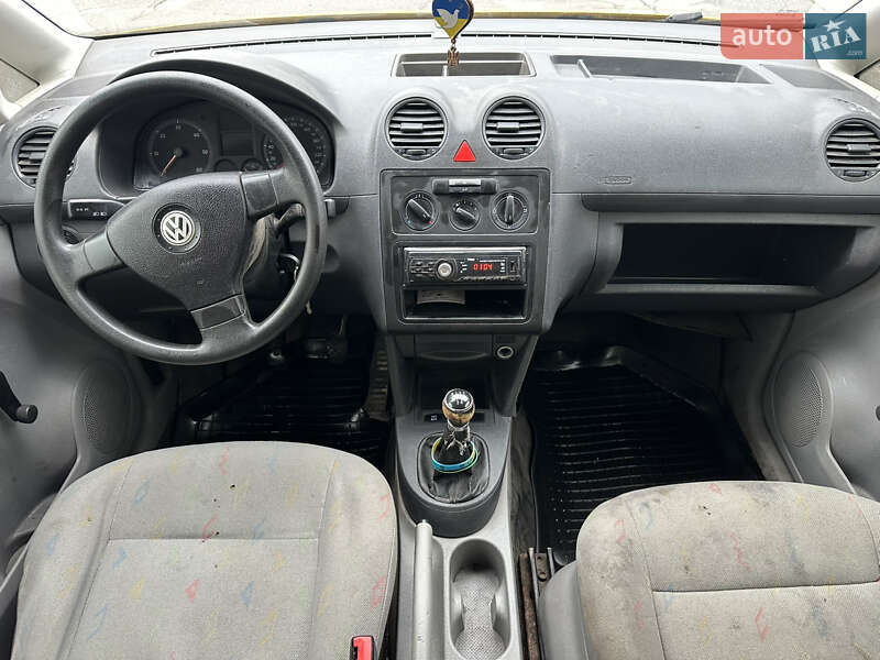 Вантажний фургон Volkswagen Caddy 2010 в Києві