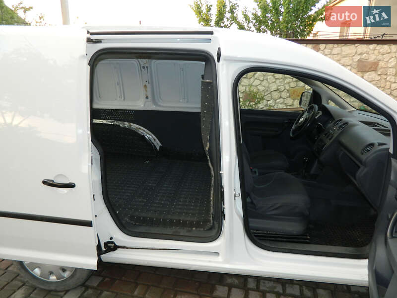 Грузовой фургон Volkswagen Caddy 2011 в Почаеве