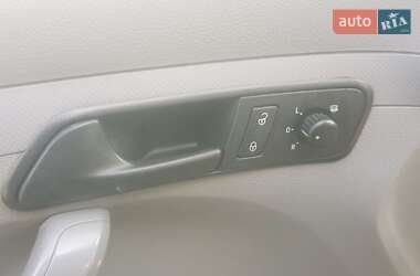Минивэн Volkswagen Caddy 2009 в 