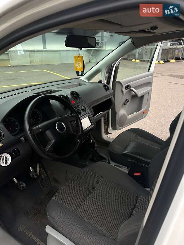 Минивэн Volkswagen Caddy 2005 в Киеве