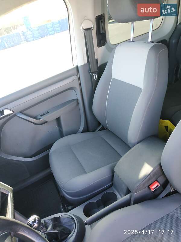 Минивэн Volkswagen Caddy 2010 в Чернигове