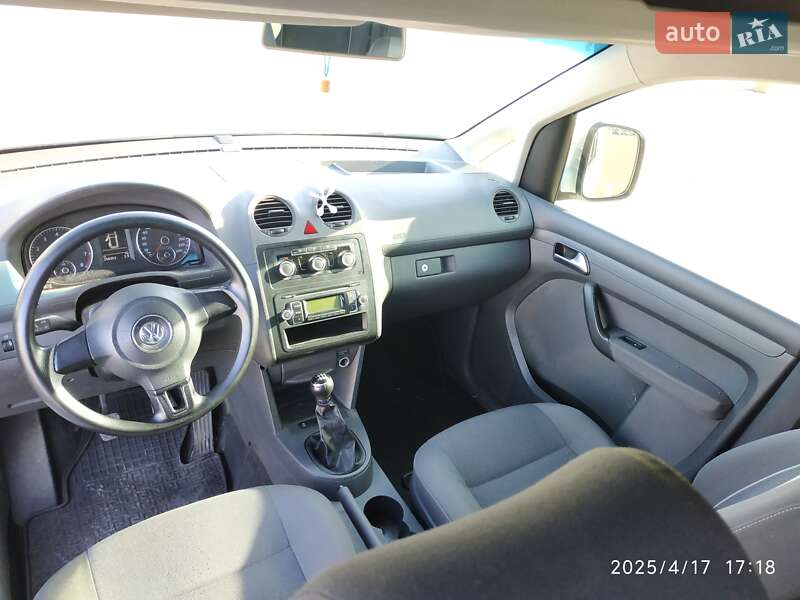 Минивэн Volkswagen Caddy 2010 в Чернигове