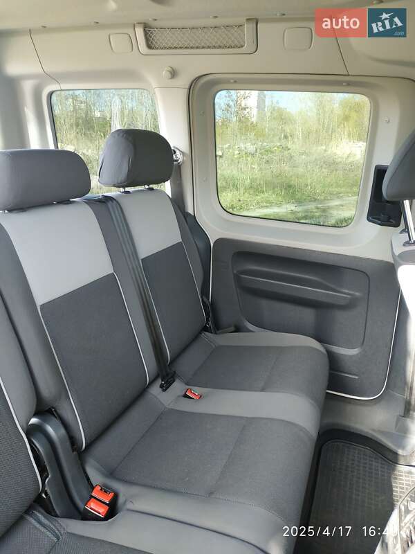Минивэн Volkswagen Caddy 2010 в Чернигове